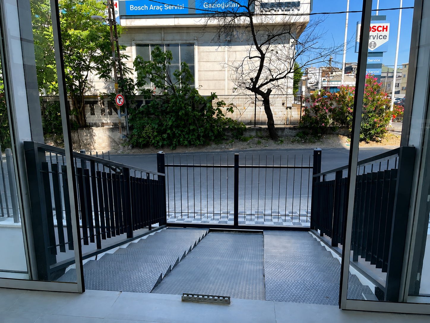 Alpalas erişilebilir giriş rampası